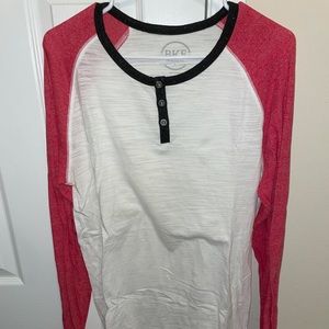 Men’s Buckle Longsleeve tee